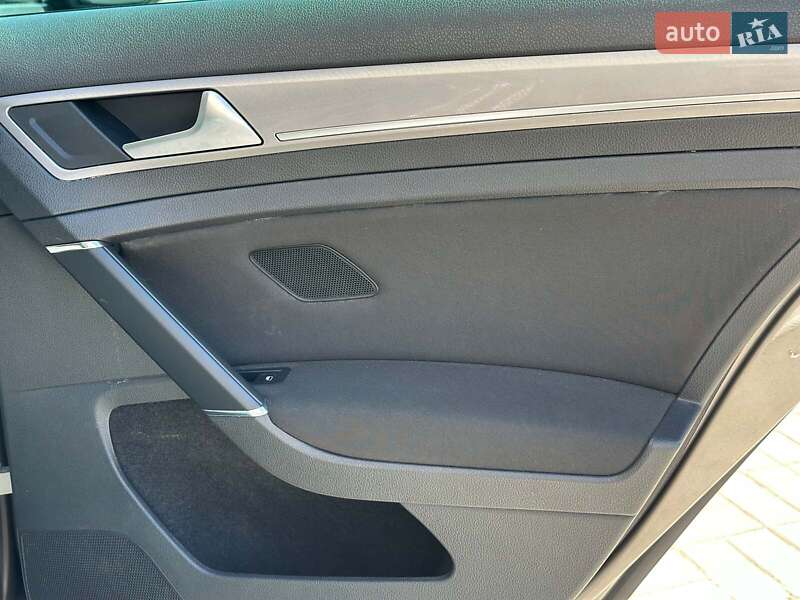 Хэтчбек Volkswagen e-Golf 2015 в Одессе фото 16 Хэтчбек Volkswagen e-Golf 2015 в Одессе