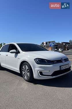 Хетчбек Volkswagen e-Golf 2016 в 