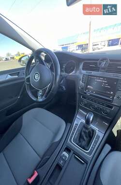 Хетчбек Volkswagen e-Golf 2016 в 