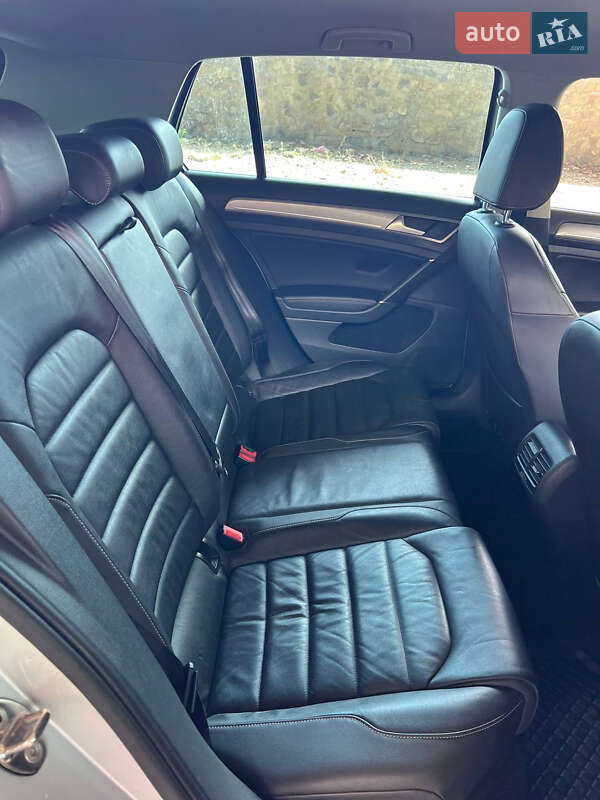 Хетчбек Volkswagen e-Golf 2016 в Мукачевому