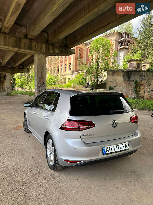 Хетчбек Volkswagen e-Golf 2016 в Мукачевому
