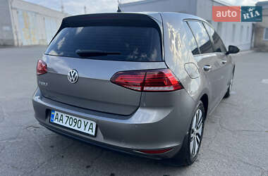 Хэтчбек Volkswagen e-Golf 2015 в 