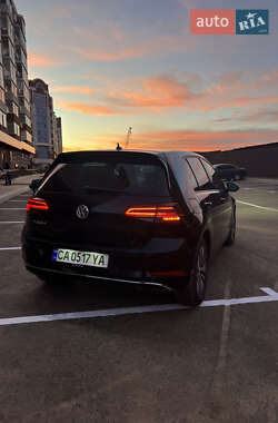 Хетчбек Volkswagen e-Golf 2017 в 