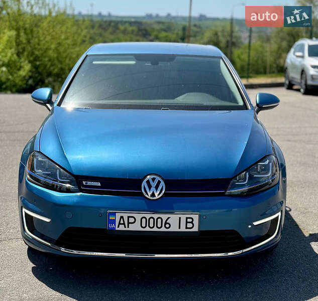 Хэтчбек Volkswagen e-Golf 2014 в 