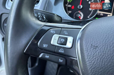 Хэтчбек Volkswagen e-Golf 2015 в 