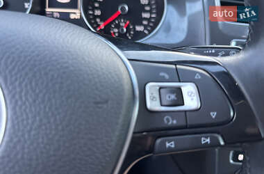 Хэтчбек Volkswagen e-Golf 2015 в 
