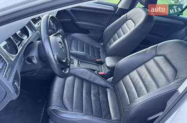 Хэтчбек Volkswagen e-Golf 2015 в 
