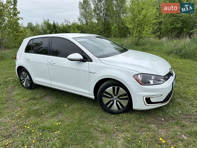 Хэтчбек Volkswagen e-Golf 2015 в Лубнах