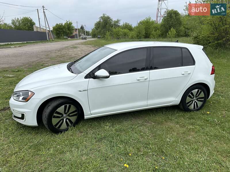 Хэтчбек Volkswagen e-Golf 2015 в Лубнах