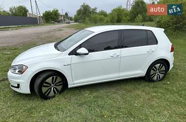 Хэтчбек Volkswagen e-Golf 2015 в 