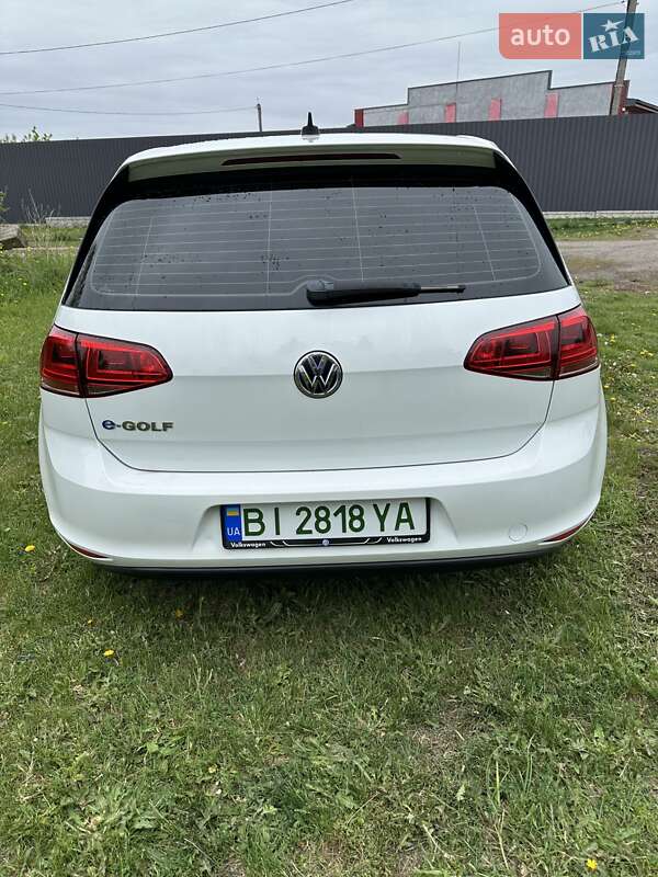 Хэтчбек Volkswagen e-Golf 2015 в Лубнах