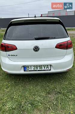 Хэтчбек Volkswagen e-Golf 2015 в 