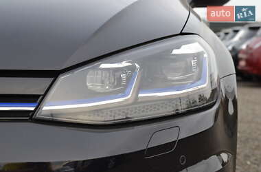 Хетчбек Volkswagen e-Golf 2018 в 