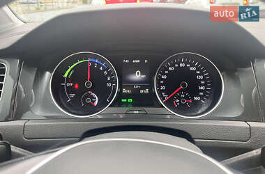 Хэтчбек Volkswagen e-Golf 2020 в 