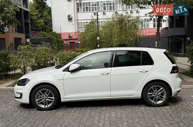 Хэтчбек Volkswagen e-Golf 2015 в Киеве