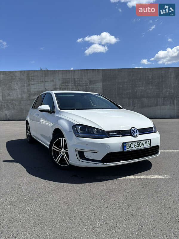 Хетчбек Volkswagen e-Golf 2015 в 