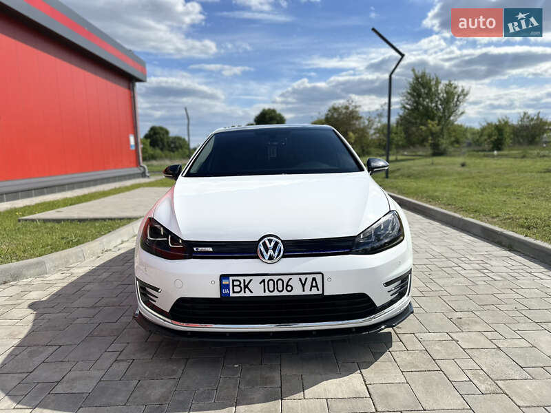 Хетчбек Volkswagen e-Golf 2014 в Рівному