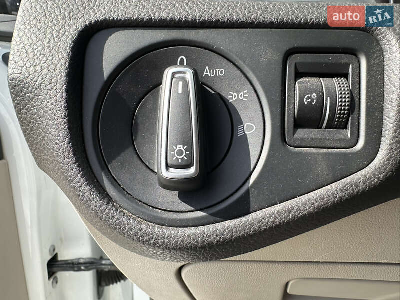 Хетчбек Volkswagen e-Golf 2014 в Рівному