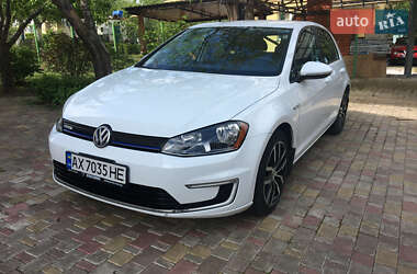 Хетчбек Volkswagen e-Golf 2016 в 