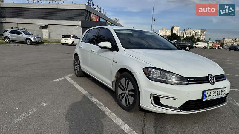 Хэтчбек Volkswagen e-Golf 2017 в Киеве