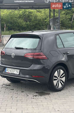 Хетчбек Volkswagen e-Golf 2017 в 
