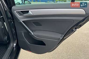 Хетчбек Volkswagen e-Golf 2015 в 