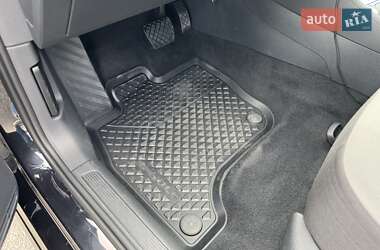 Хетчбек Volkswagen e-Golf 2015 в 