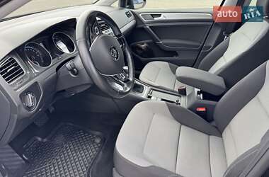 Хетчбек Volkswagen e-Golf 2015 в 