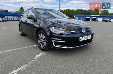 Хетчбек Volkswagen e-Golf 2015 в 