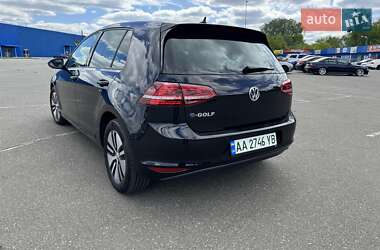 Хетчбек Volkswagen e-Golf 2015 в 