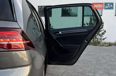 Хетчбек Volkswagen e-Golf 2019 в 