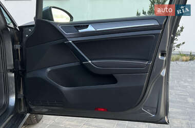 Хетчбек Volkswagen e-Golf 2019 в 