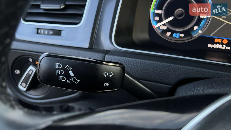 Хэтчбек Volkswagen e-Golf 2019 в Луцке