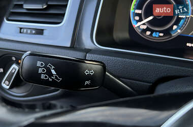 Хетчбек Volkswagen e-Golf 2019 в 