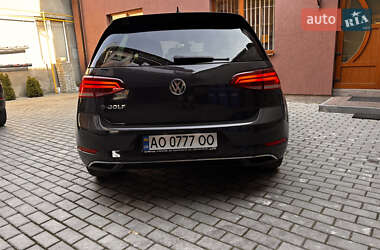 Хетчбек Volkswagen e-Golf 2018 в 