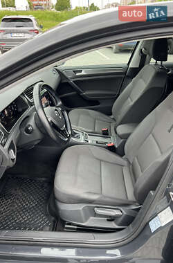 Хэтчбек Volkswagen e-Golf 2020 в 
