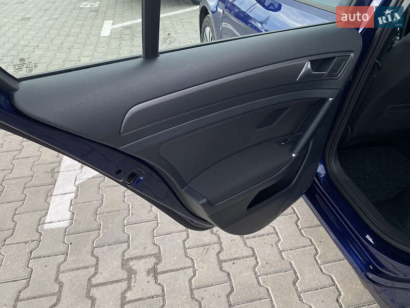 Хетчбек Volkswagen e-Golf 2019 в Вінниці