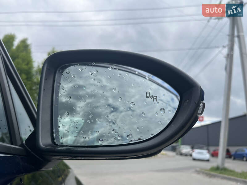 Хетчбек Volkswagen e-Golf 2017 в Києві