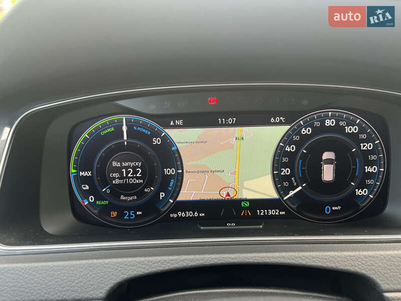 Хетчбек Volkswagen e-Golf 2017 в Києві