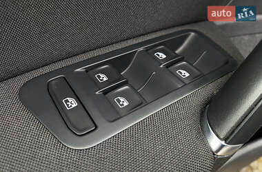 Хэтчбек Volkswagen e-Golf 2020 в 