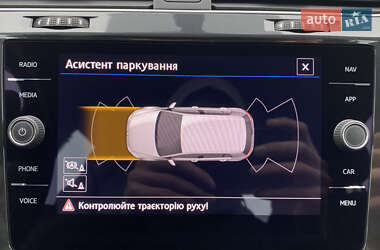 Хэтчбек Volkswagen e-Golf 2020 в 
