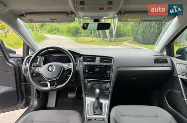 Хетчбек Volkswagen e-Golf 2020 в 