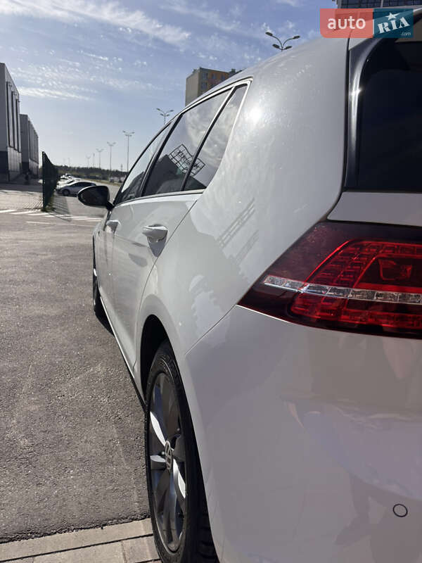 Хэтчбек Volkswagen e-Golf 2014 в Киеве фото 8 Хэтчбек Volkswagen e-Golf 2014 в Киеве