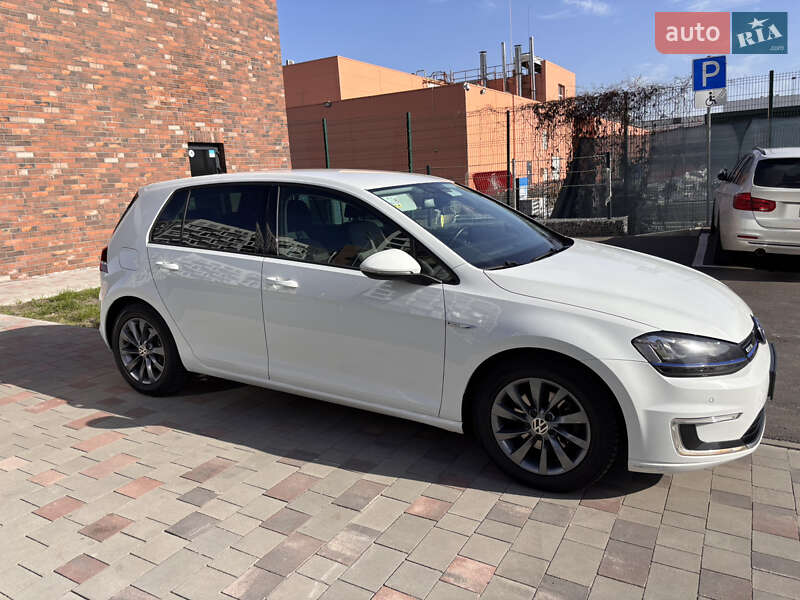 Хэтчбек Volkswagen e-Golf 2014 в Киеве фото 25 Хэтчбек Volkswagen e-Golf 2014 в Киеве