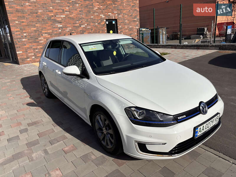 Хэтчбек Volkswagen e-Golf 2014 в Киеве фото 26 Хэтчбек Volkswagen e-Golf 2014 в Киеве