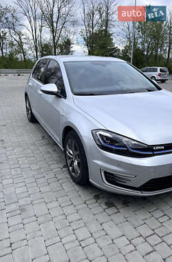 Хетчбек Volkswagen e-Golf 2019 в 