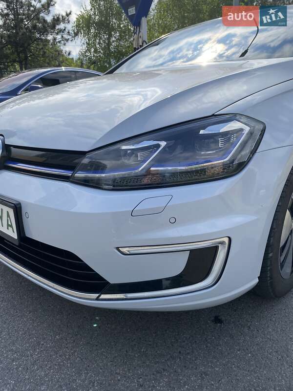 Хетчбек Volkswagen e-Golf 2018 в Дніпрі