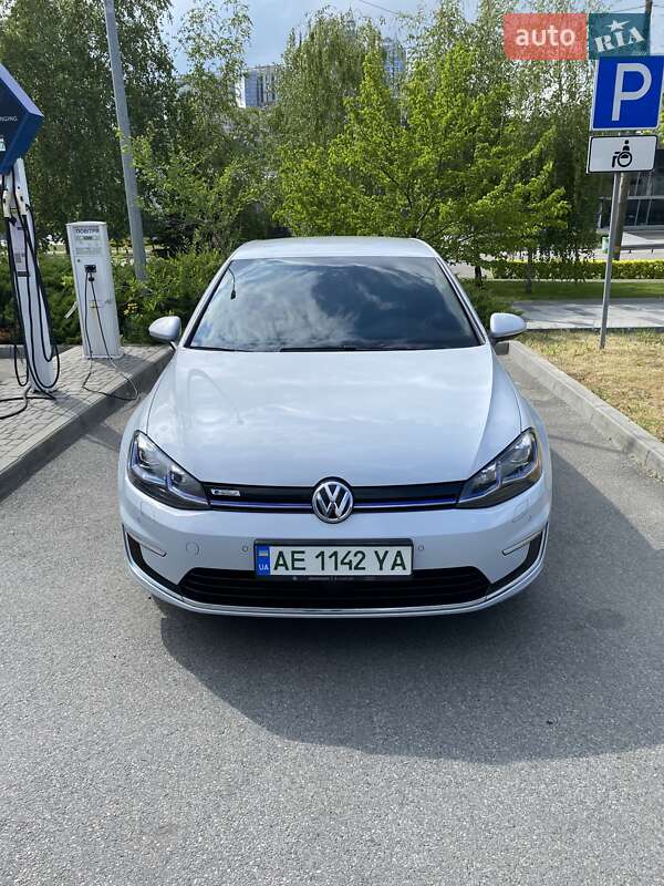 Хетчбек Volkswagen e-Golf 2018 в Дніпрі