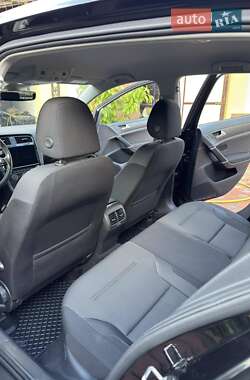Хэтчбек Volkswagen e-Golf 2017 в 