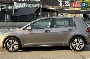 Хэтчбек Volkswagen e-Golf 2014 в 